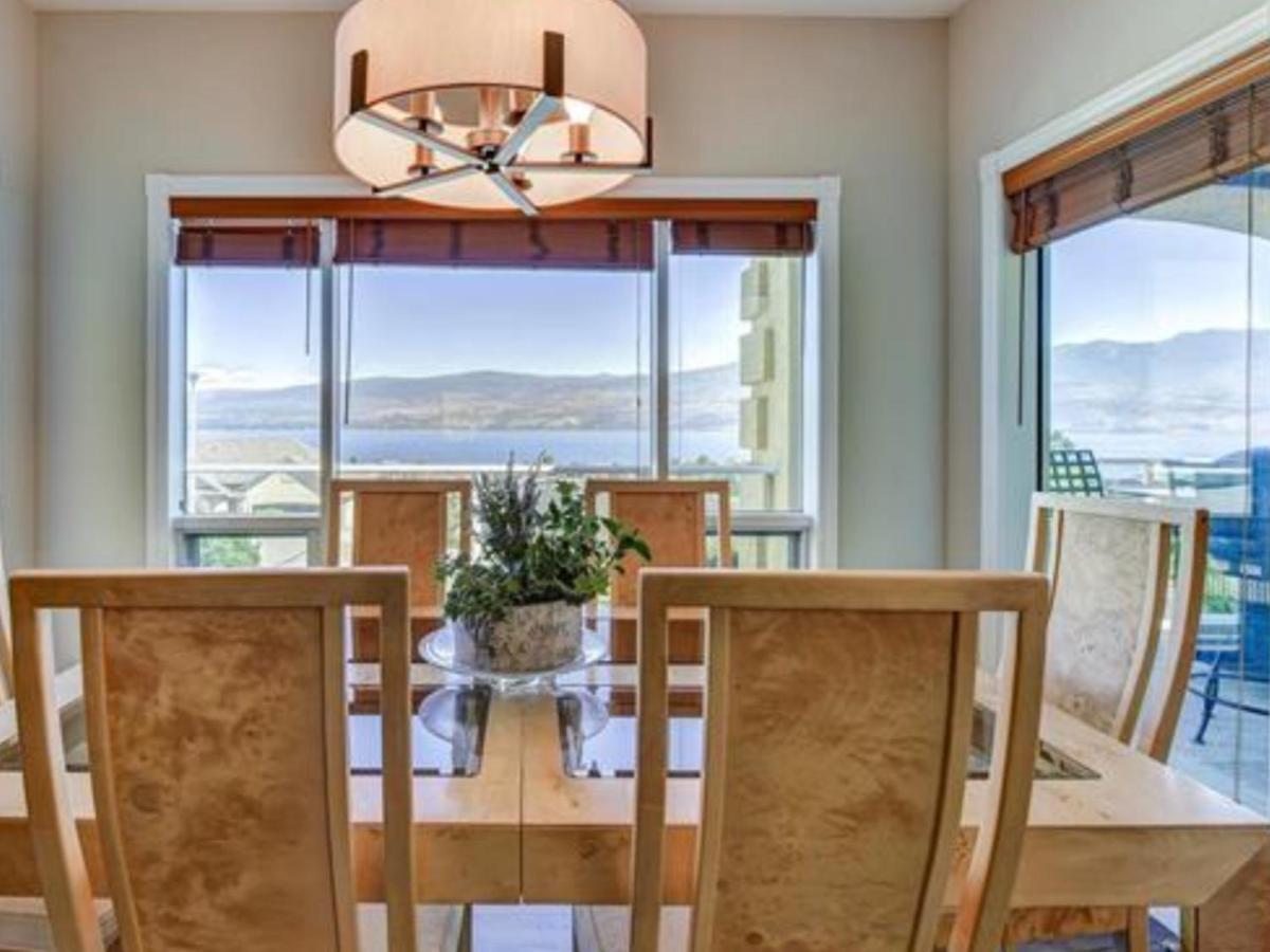 Lake View Yellow House By Winary Resort West Kelowna Exterior foto